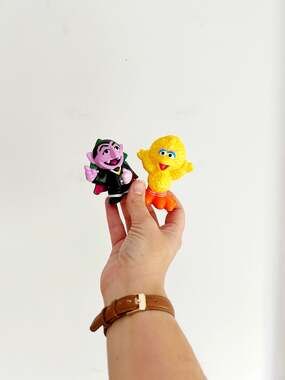 Sesame Street Neighborhood Friends Count von Count and Big Bird Figurines